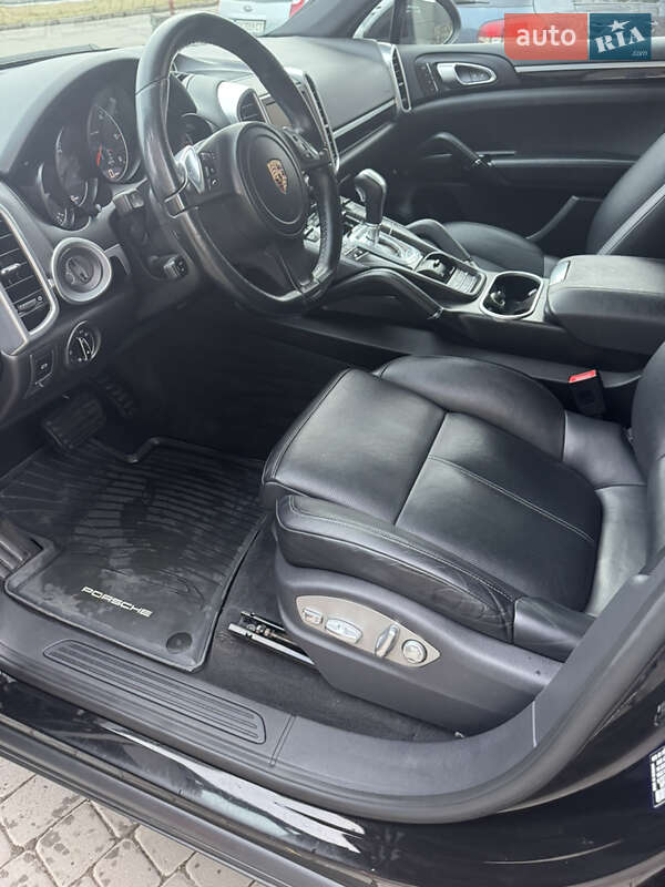Внедорожник / Кроссовер Porsche Cayenne 2014 в Хмельницком
