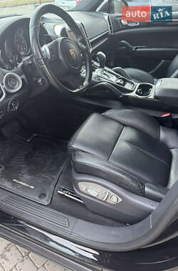Внедорожник / Кроссовер Porsche Cayenne 2014 в 