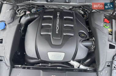 Внедорожник / Кроссовер Porsche Cayenne 2014 в 