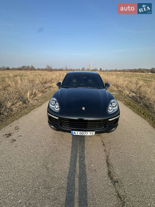 Внедорожник / Кроссовер Porsche Cayenne 2015 в Мироновке