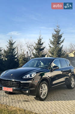 Внедорожник / Кроссовер Porsche Cayenne 2015 в Луцке