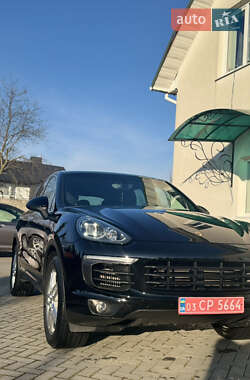 Внедорожник / Кроссовер Porsche Cayenne 2015 в Луцке