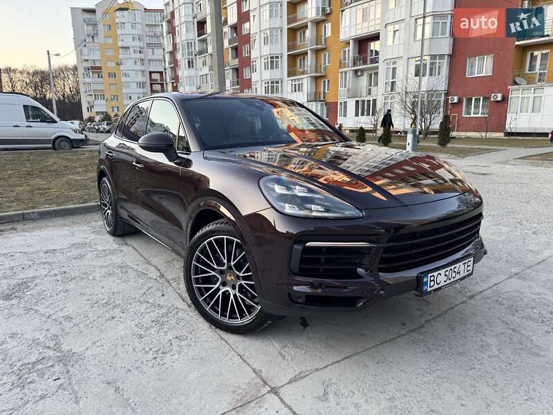 Внедорожник / Кроссовер Porsche Cayenne 2022 в 