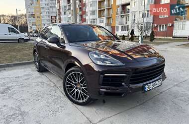Внедорожник / Кроссовер Porsche Cayenne 2022 в 