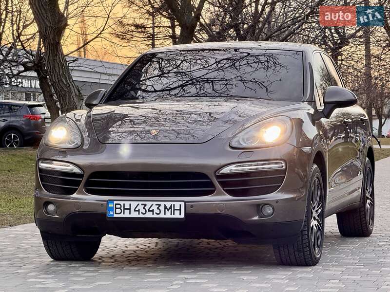 Позашляховик / Кросовер Porsche Cayenne 2011 в Одесі