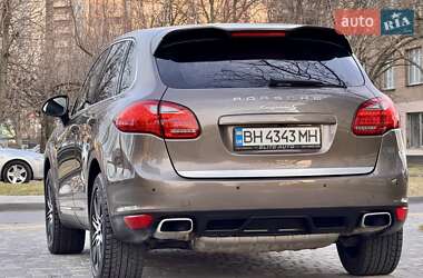 Позашляховик / Кросовер Porsche Cayenne 2011 в 