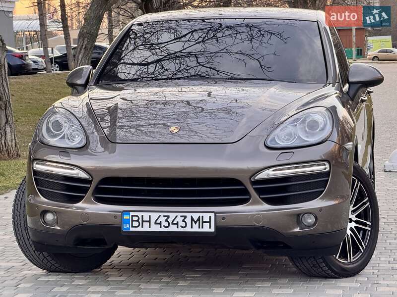 Позашляховик / Кросовер Porsche Cayenne 2011 в Одесі