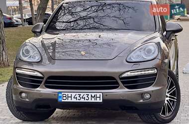 Позашляховик / Кросовер Porsche Cayenne 2011 в 