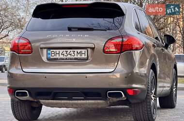 Позашляховик / Кросовер Porsche Cayenne 2011 в 