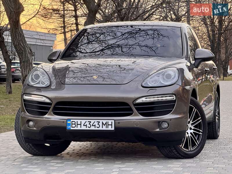 Позашляховик / Кросовер Porsche Cayenne 2011 в Одесі