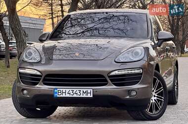 Позашляховик / Кросовер Porsche Cayenne 2011 в 