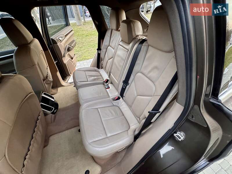 Позашляховик / Кросовер Porsche Cayenne 2011 в Одесі