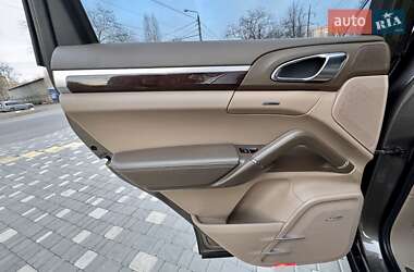 Позашляховик / Кросовер Porsche Cayenne 2011 в 