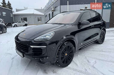 Внедорожник / Кроссовер Porsche Cayenne 2017 в 