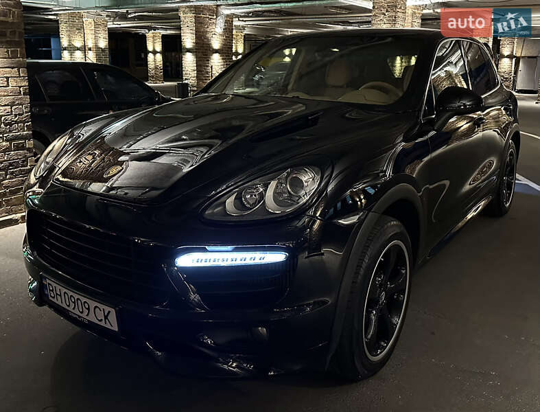 Внедорожник / Кроссовер Porsche Cayenne 2010 в Одессе