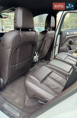 Внедорожник / Кроссовер Porsche Cayenne 2013 в 