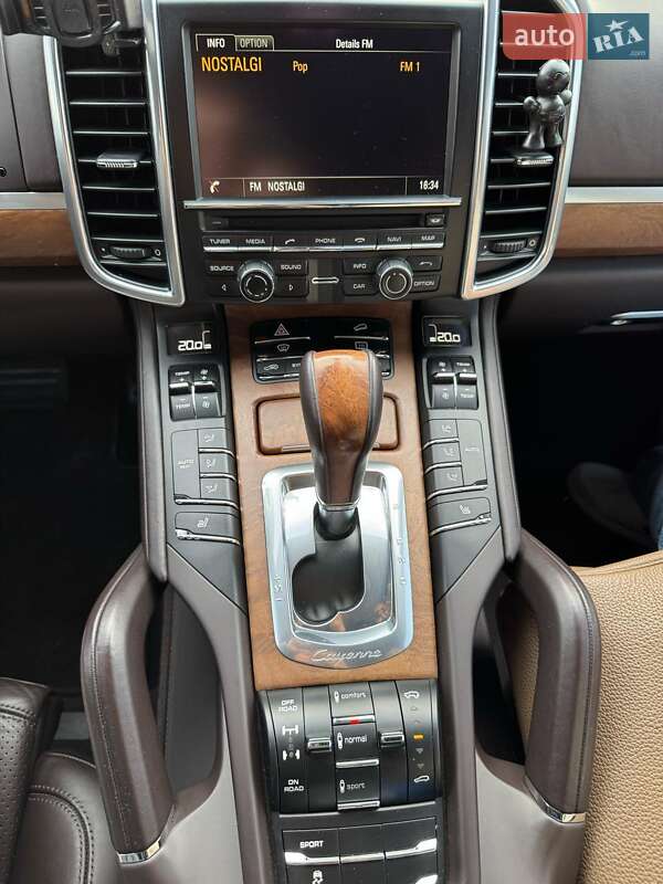 Внедорожник / Кроссовер Porsche Cayenne 2013 в Киеве