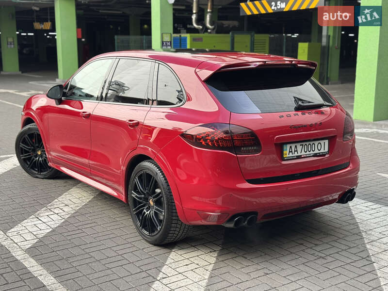 Позашляховик / Кросовер Porsche Cayenne 2013 в Києві