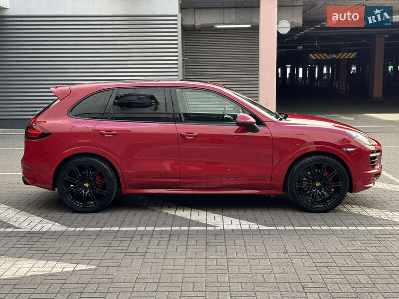Позашляховик / Кросовер Porsche Cayenne 2013 в Києві