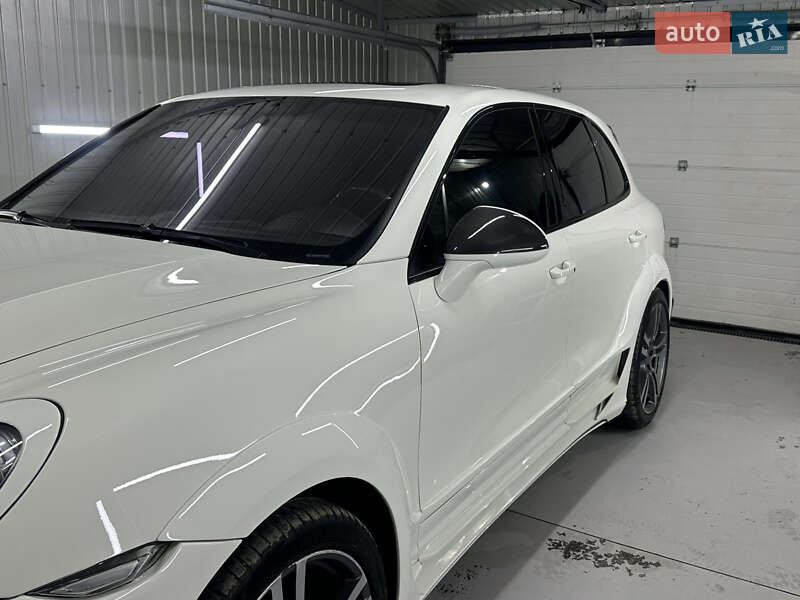 Позашляховик / Кросовер Porsche Cayenne 2011 в Чернівцях