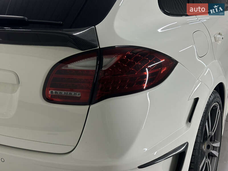 Позашляховик / Кросовер Porsche Cayenne 2011 в Чернівцях