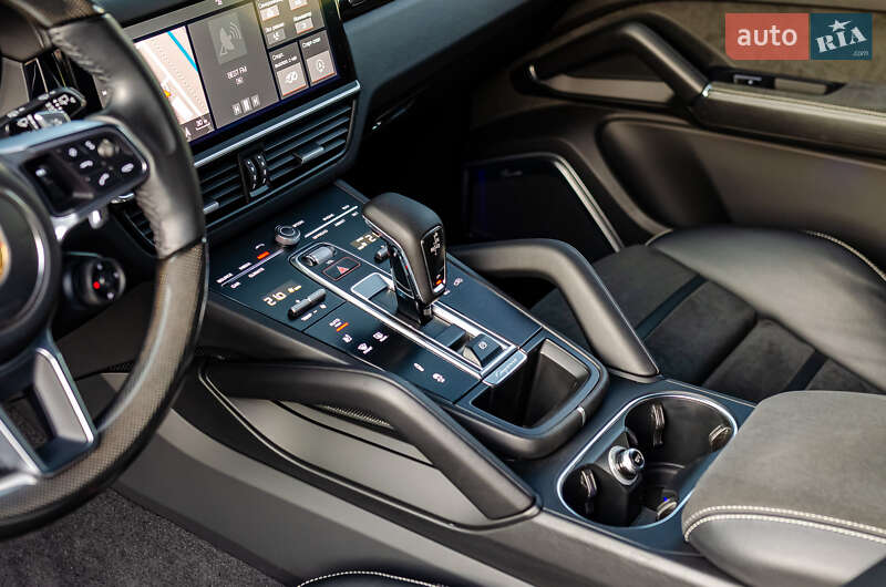 Внедорожник / Кроссовер Porsche Cayenne 2021 в Киеве