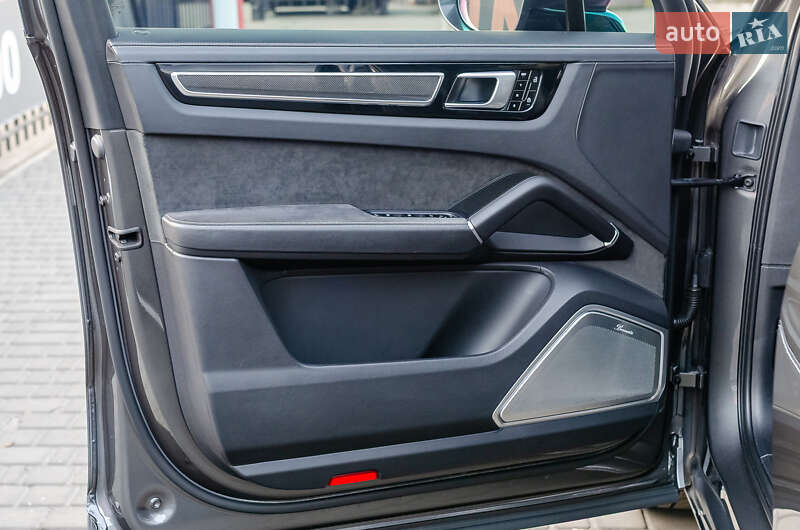 Внедорожник / Кроссовер Porsche Cayenne 2021 в Киеве