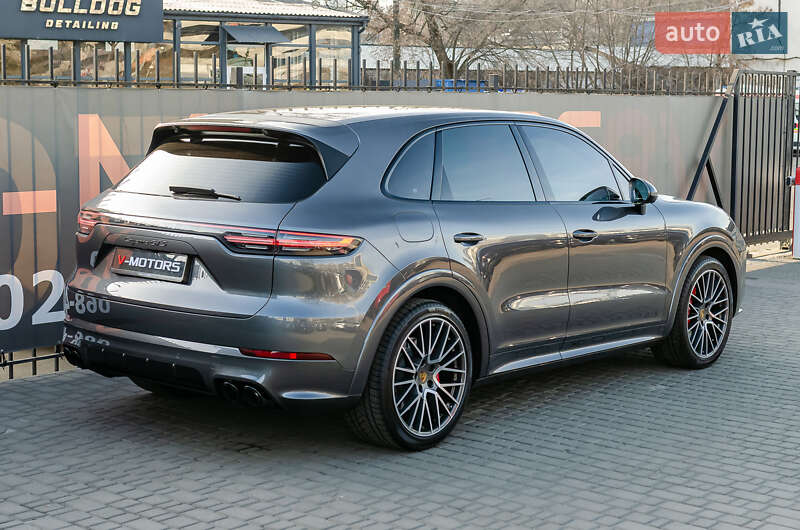 Внедорожник / Кроссовер Porsche Cayenne 2021 в Киеве