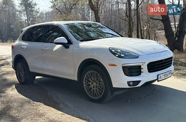 Внедорожник / Кроссовер Porsche Cayenne 2016 в 