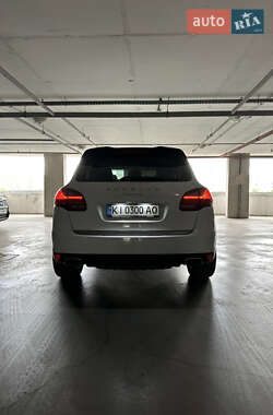 Позашляховик / Кросовер Porsche Cayenne 2013 в 