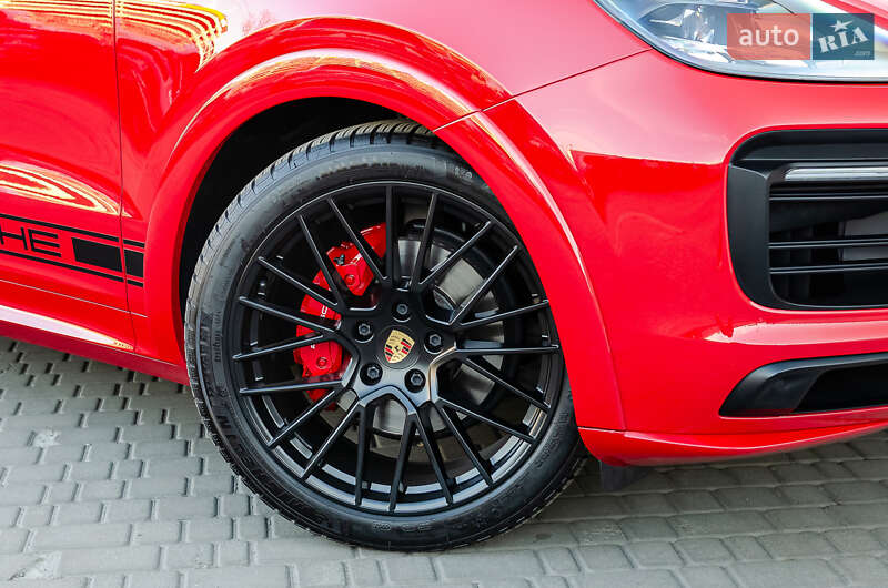 Внедорожник / Кроссовер Porsche Cayenne 2020 в Киеве