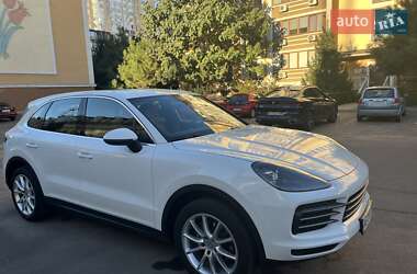 Внедорожник / Кроссовер Porsche Cayenne 2021 в 