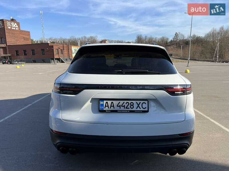 Внедорожник / Кроссовер Porsche Cayenne 2019 в Киеве