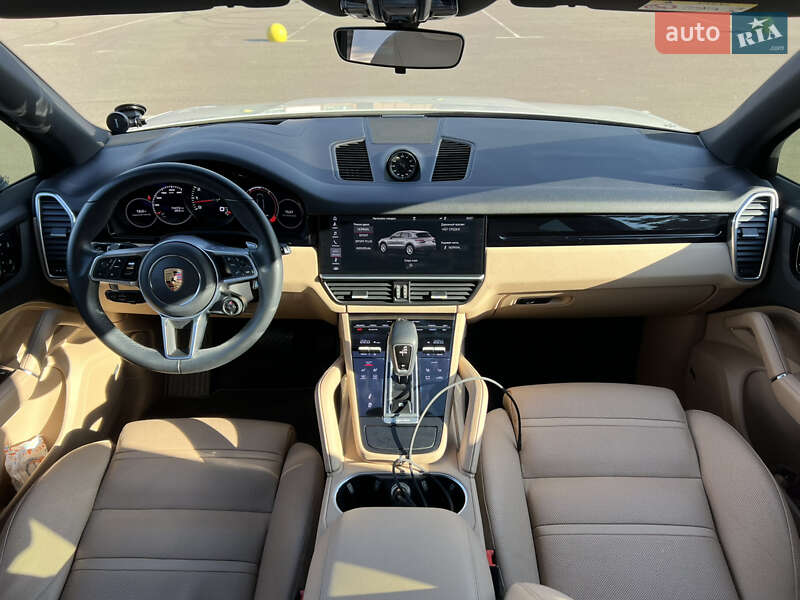 Внедорожник / Кроссовер Porsche Cayenne 2019 в Киеве