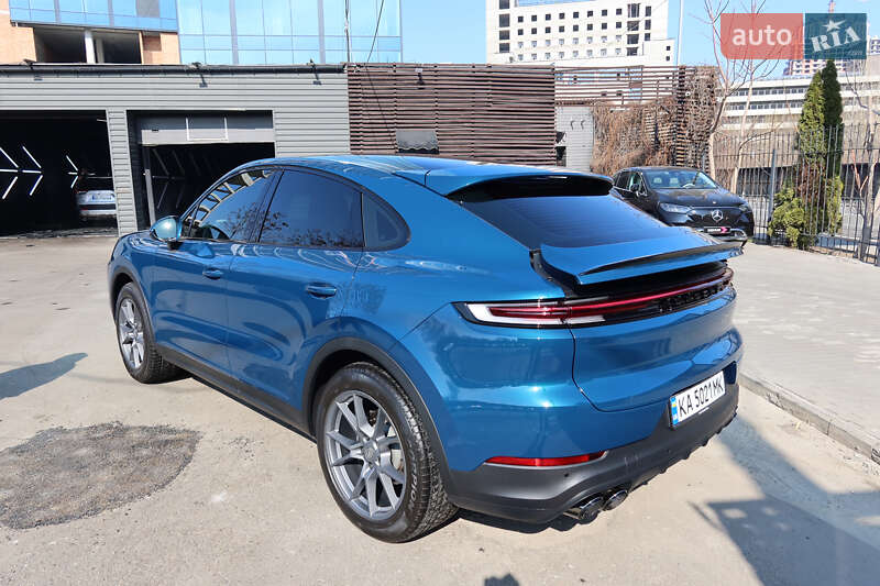 Позашляховик / Кросовер Porsche Cayenne 2023 в 