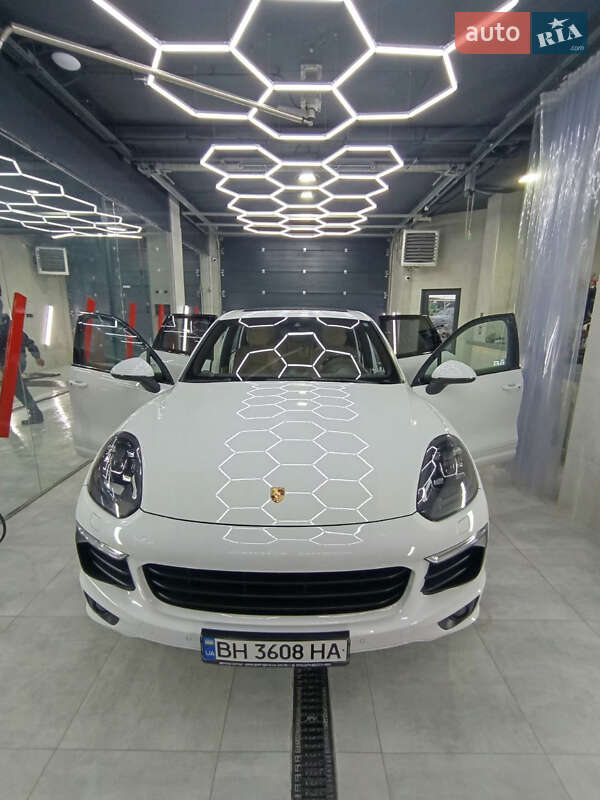 Porsche Cayenne 2015 Porsche Cayenne 2015