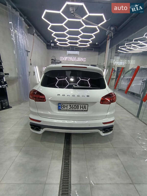 Внедорожник / Кроссовер Porsche Cayenne 2015 в Одессе