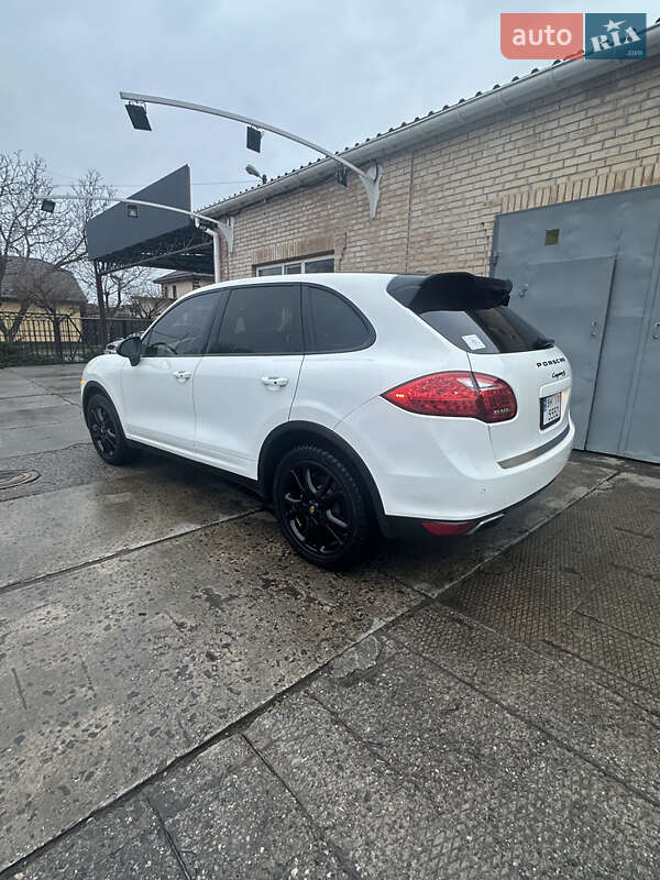 Позашляховик / Кросовер Porsche Cayenne 2014 в Ізмаїлі