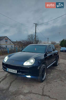 Внедорожник / Кроссовер Porsche Cayenne 2003 в Вишневом