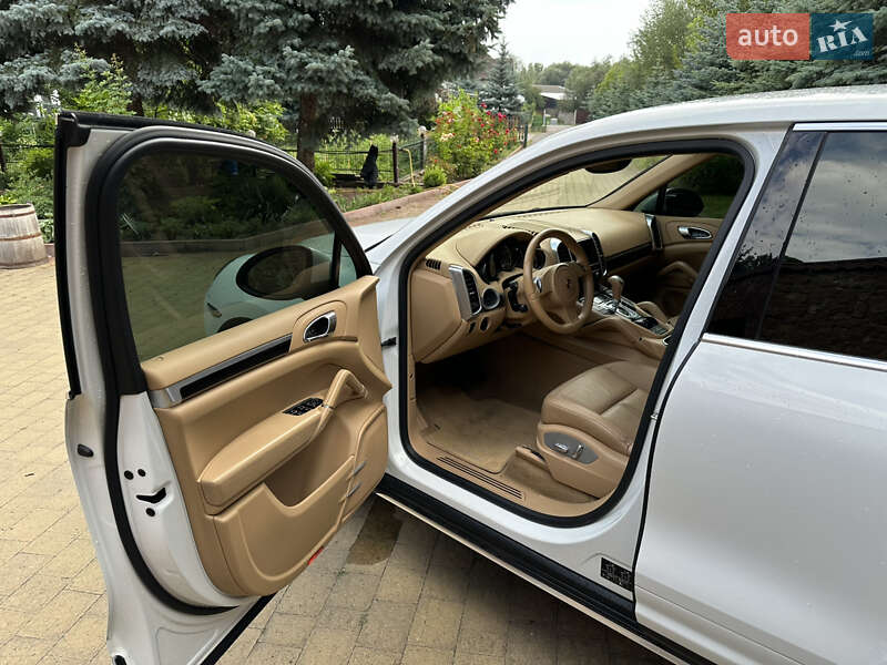 Позашляховик / Кросовер Porsche Cayenne 2013 в Одесі