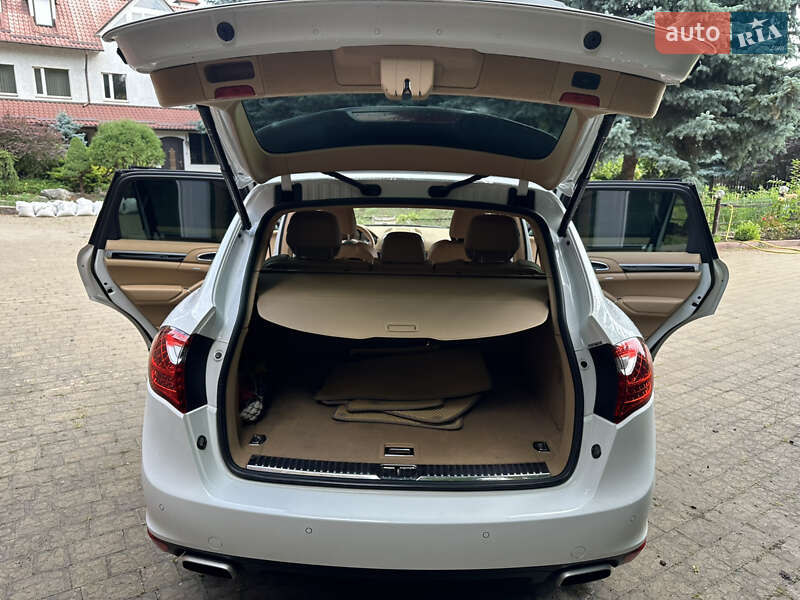 Позашляховик / Кросовер Porsche Cayenne 2013 в Одесі