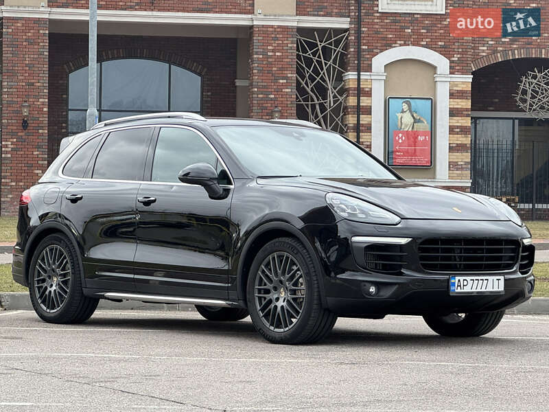 Внедорожник / Кроссовер Porsche Cayenne 2016 в Киеве