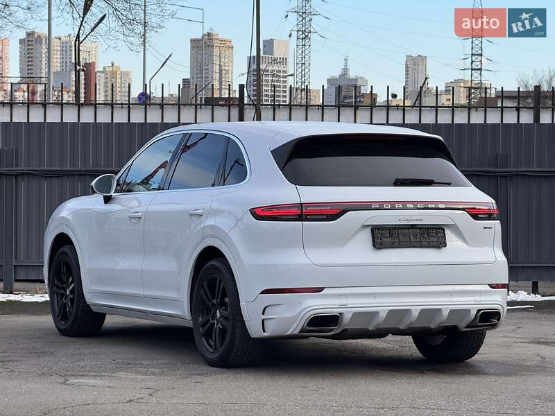 Внедорожник / Кроссовер Porsche Cayenne 2018 в Киеве