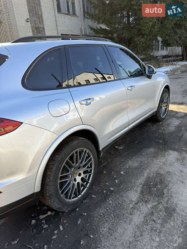 Внедорожник / Кроссовер Porsche Cayenne 2017 в Львове