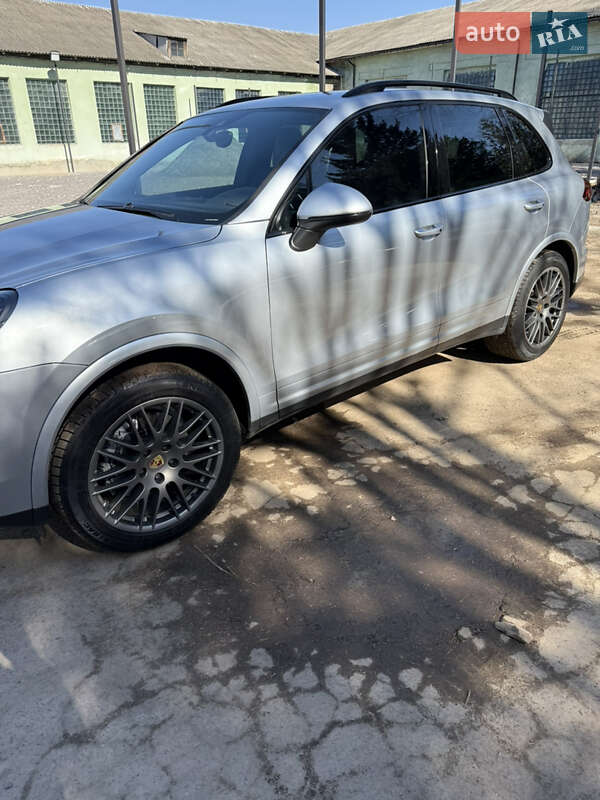 Внедорожник / Кроссовер Porsche Cayenne 2017 в Львове
