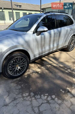 Внедорожник / Кроссовер Porsche Cayenne 2017 в 