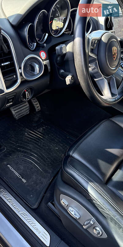 Внедорожник / Кроссовер Porsche Cayenne 2017 в Львове
