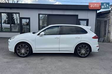 Внедорожник / Кроссовер Porsche Cayenne 2015 в 