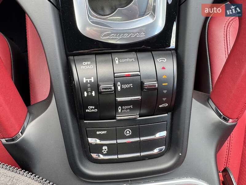 Позашляховик / Кросовер Porsche Cayenne 2015 в Тернополі
