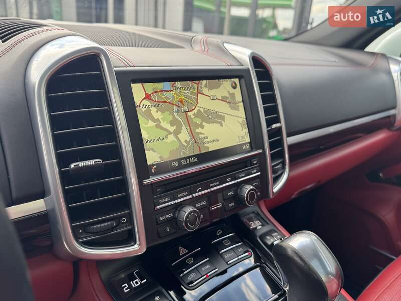 Позашляховик / Кросовер Porsche Cayenne 2015 в Тернополі